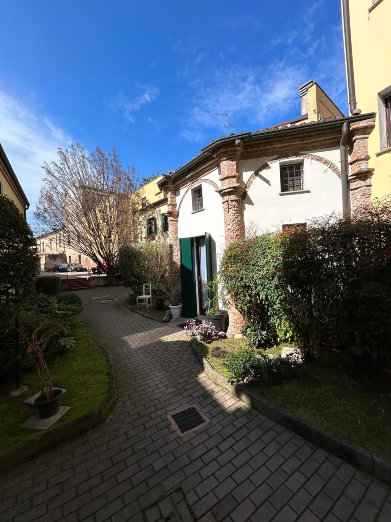 Chiesetta Abside Ex Seminario -Apartment Rovigo Buitenkant foto
