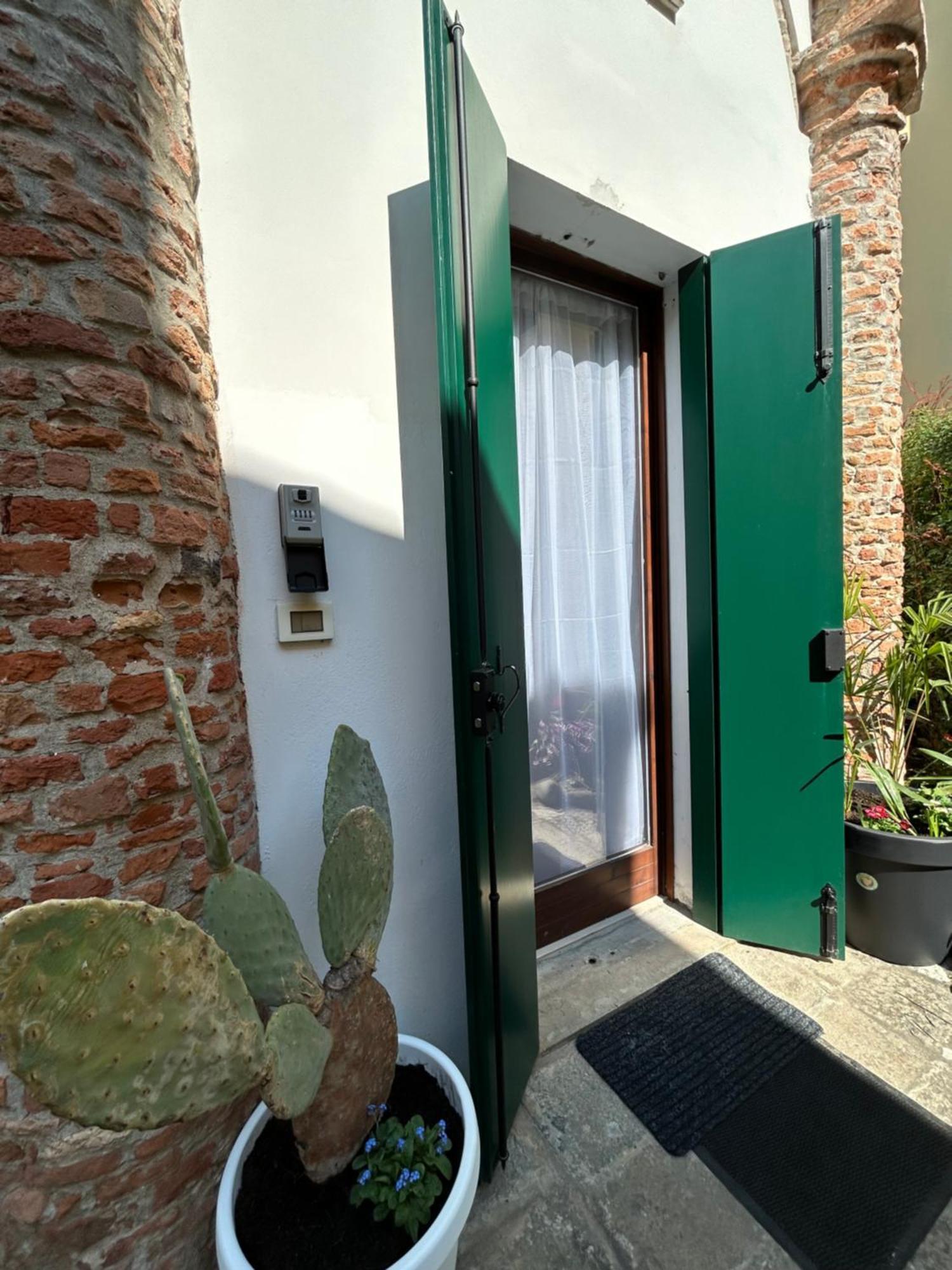 Chiesetta Abside Ex Seminario -Apartment Rovigo Buitenkant foto