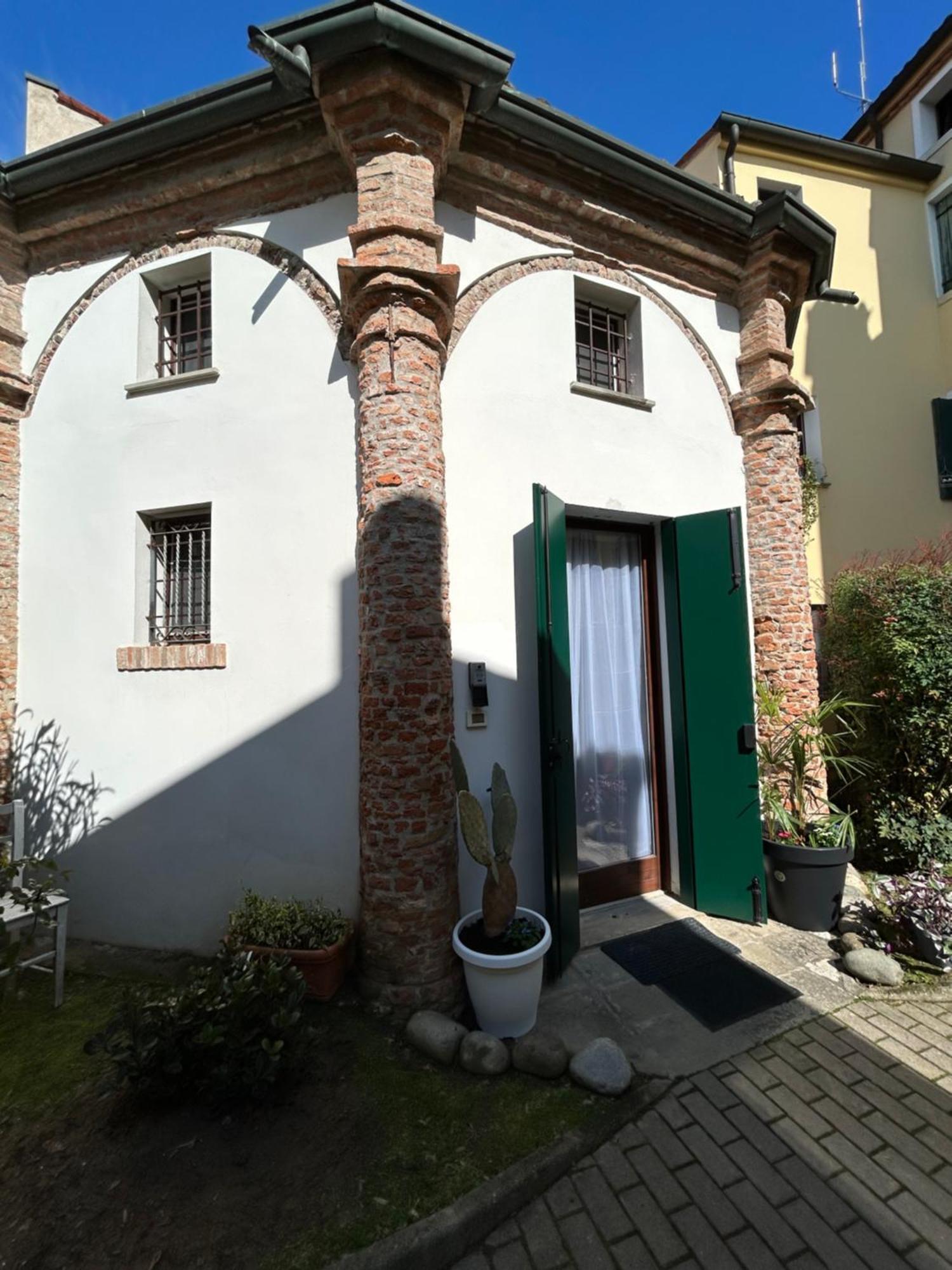 Chiesetta Abside Ex Seminario -Apartment Rovigo Buitenkant foto