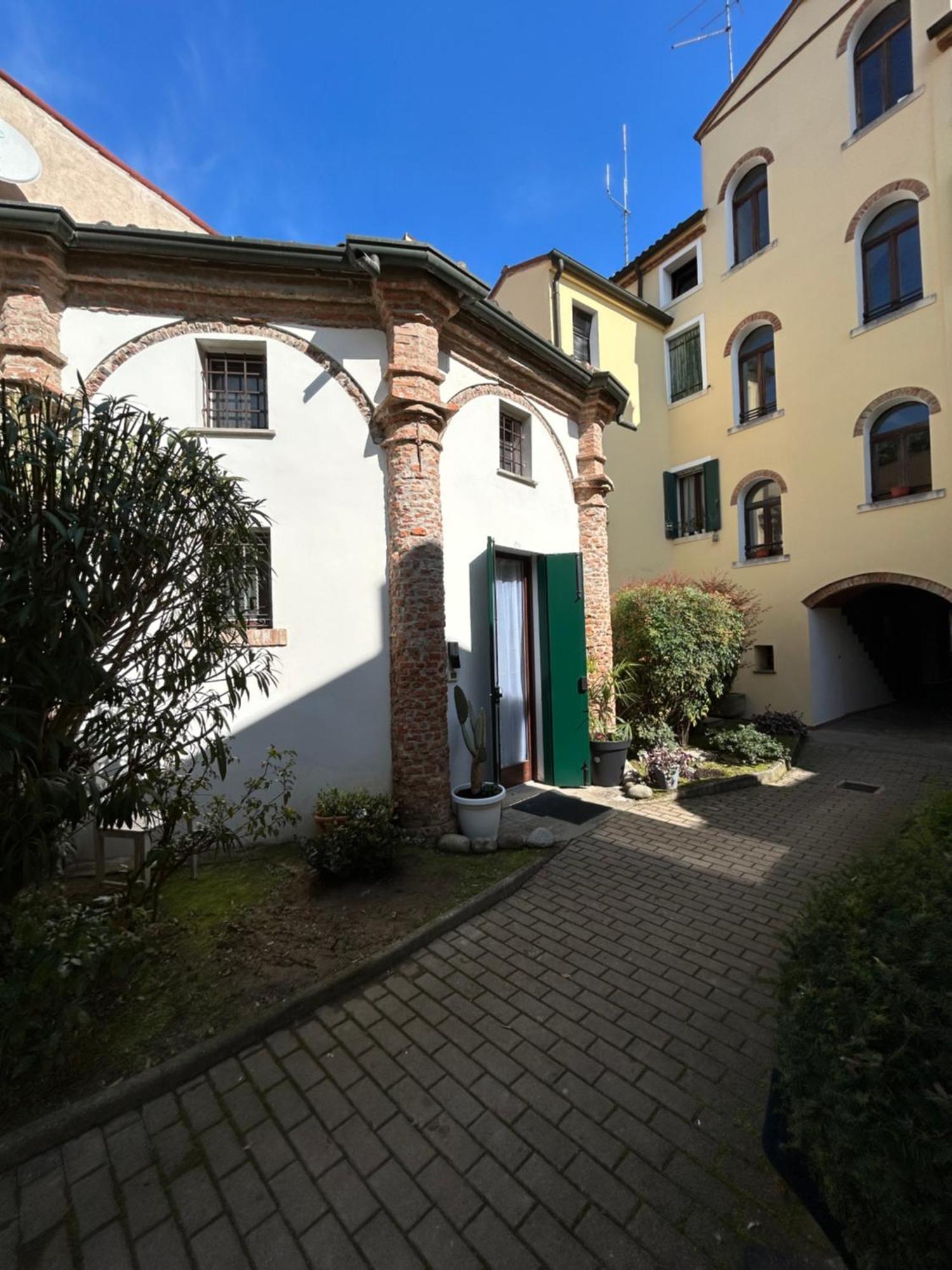 Chiesetta Abside Ex Seminario -Apartment Rovigo Buitenkant foto